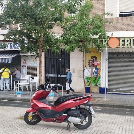 Apartamento 1 Dormitorio Y Salon Con Sofa Cama Bien Comunicado Con El Centro Sevilla Eksteriør billede
