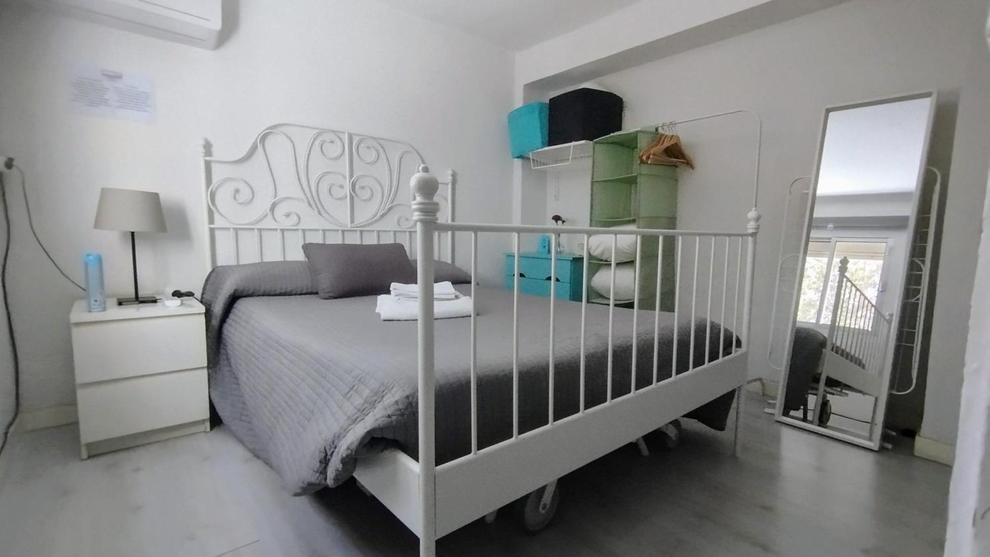 Apartamento 1 Dormitorio Y Salon Con Sofa Cama Bien Comunicado Con El Centro Sevilla Eksteriør billede