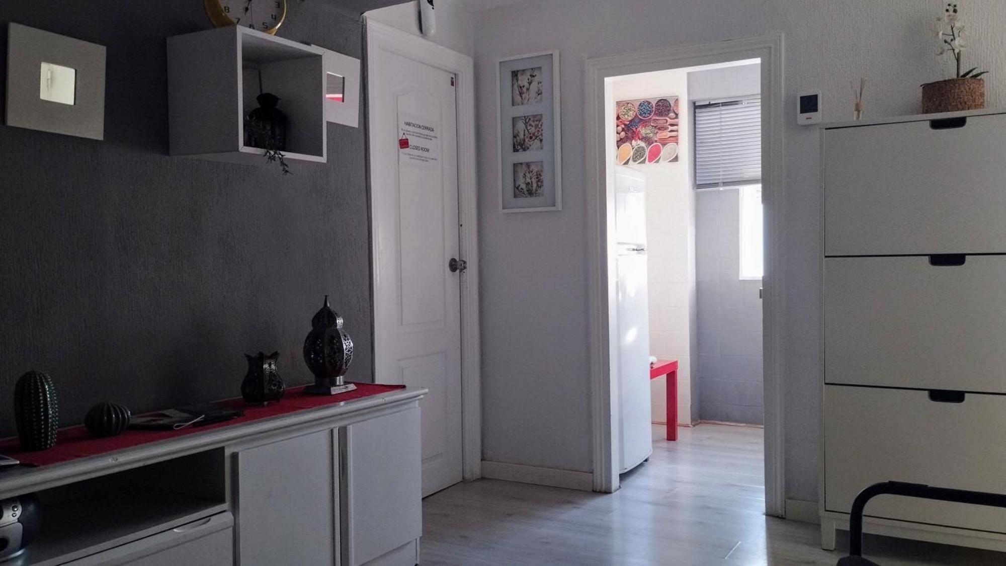 Apartamento 1 Dormitorio Y Salon Con Sofa Cama Bien Comunicado Con El Centro Sevilla Eksteriør billede